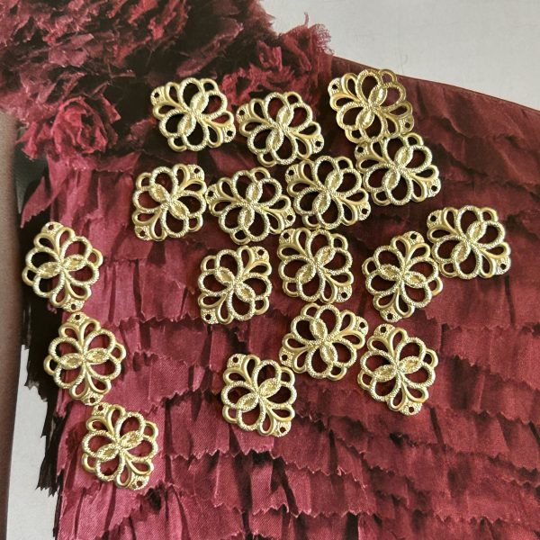 IMG_2675 Pendant Floral Calado Gold - Colección Brasil - 18 mm - 1 unidad