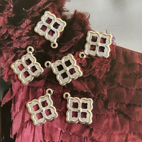 Pendant Flor Textura Calada Silver - Colección Brasil - 15 mm - 1 unidad