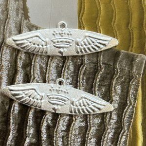 Pendant  - Corona Alada Silver Mate Colección Brasil - 35 mm - 1 unidad