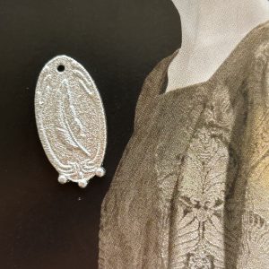 Pendant Medalla Pluma Mate Silver - Colección Brasil - 20 mm - 1 unidad