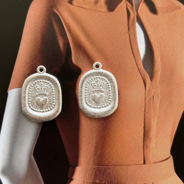 Pendant Corazón Corona Mate Silver - Colección Brasil - 20 mm - 1 unidad