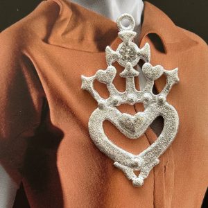 Pendant Gran Corazón Corona  Mate Silver- Colección Brasil - 40 mm - 1 unidad