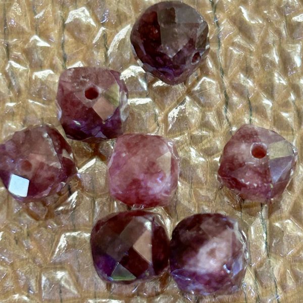 Piedra Jade Facetado Red Wine 0.7 cm Pack 7 unidades Colección Texturas & Colores