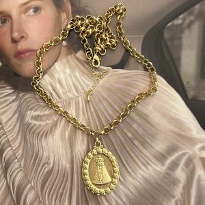 Collar Virgen Gold 50 cm + Alargue Medalla Mate 3.5 cm Colección Boutique