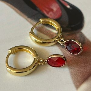 d714e5ec-3b1e-4c6b-9217-2cc8be0da665 Aro Cristal Velvet Rubí Gold 2.5 cm Colección Gold Addict